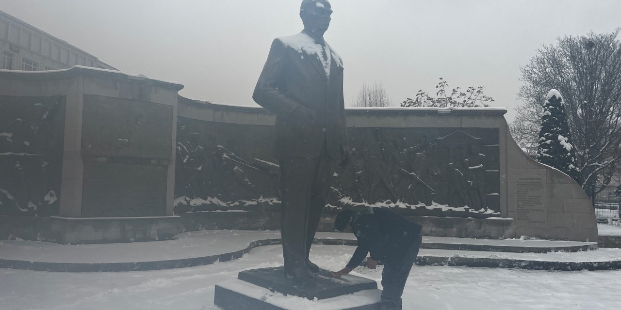 Ata’sını karlar altında üşütmedi