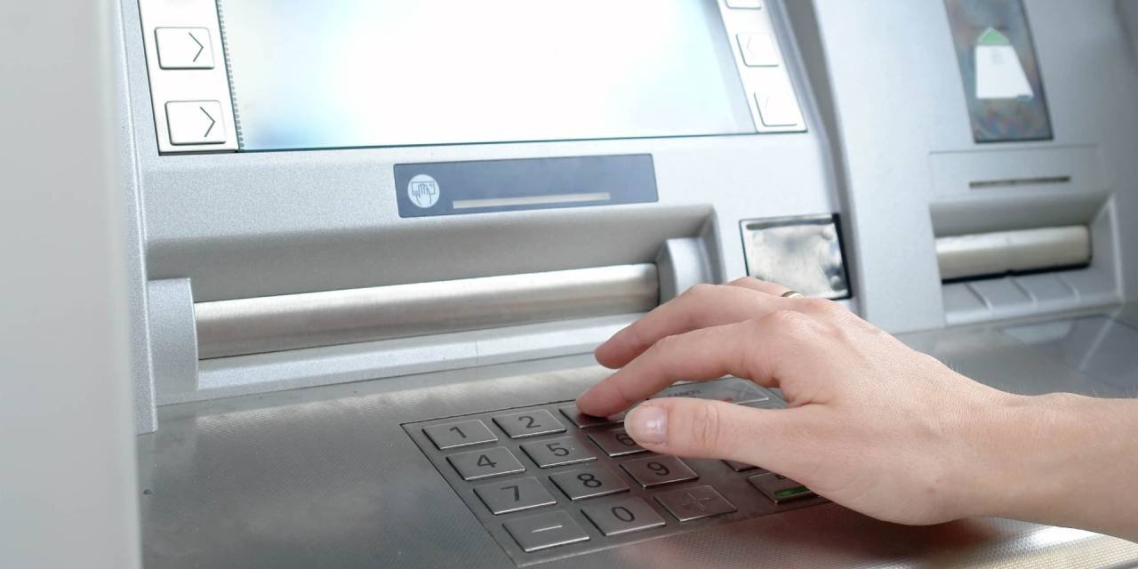 ATM’lerdeki bu işlem hayat kurtarıyor: Tek bir tuşa basmanız yeterli ATM’lerdeki bu işlem hayat kurtarıyor: Tek bir tuşa basmanız yeterli