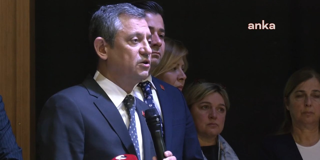 CHP Lideri Özel Deprem Anneleri Korosu etkinliğine katıldı