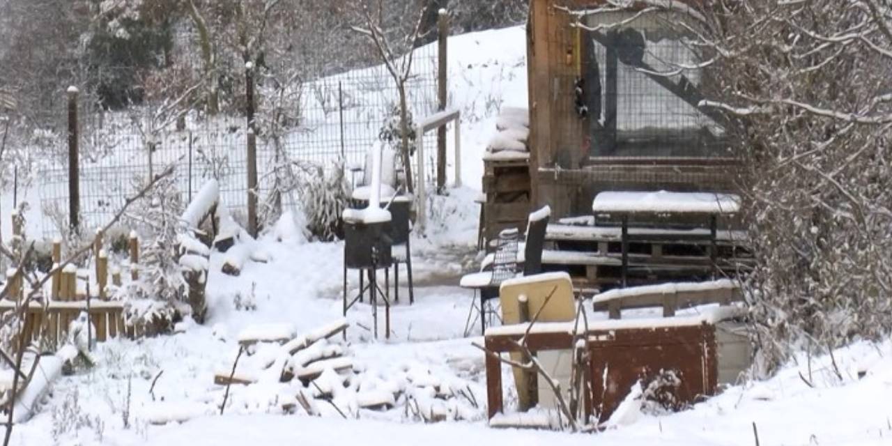 İstanbul’da kar kalınlığı 15 santimetreye ulaştı İstanbul’da kar kalınlığı 15 santimetreye ulaştı