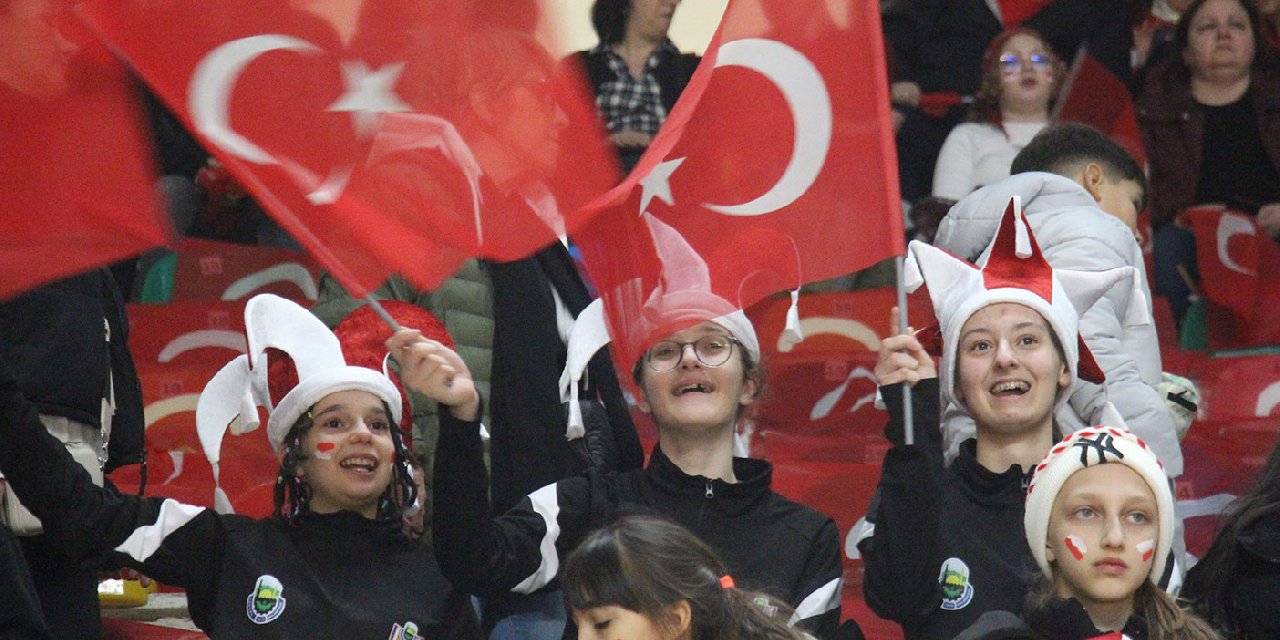 Milli Takım İzlanda’yı yendi: 5’te 5 yaptık