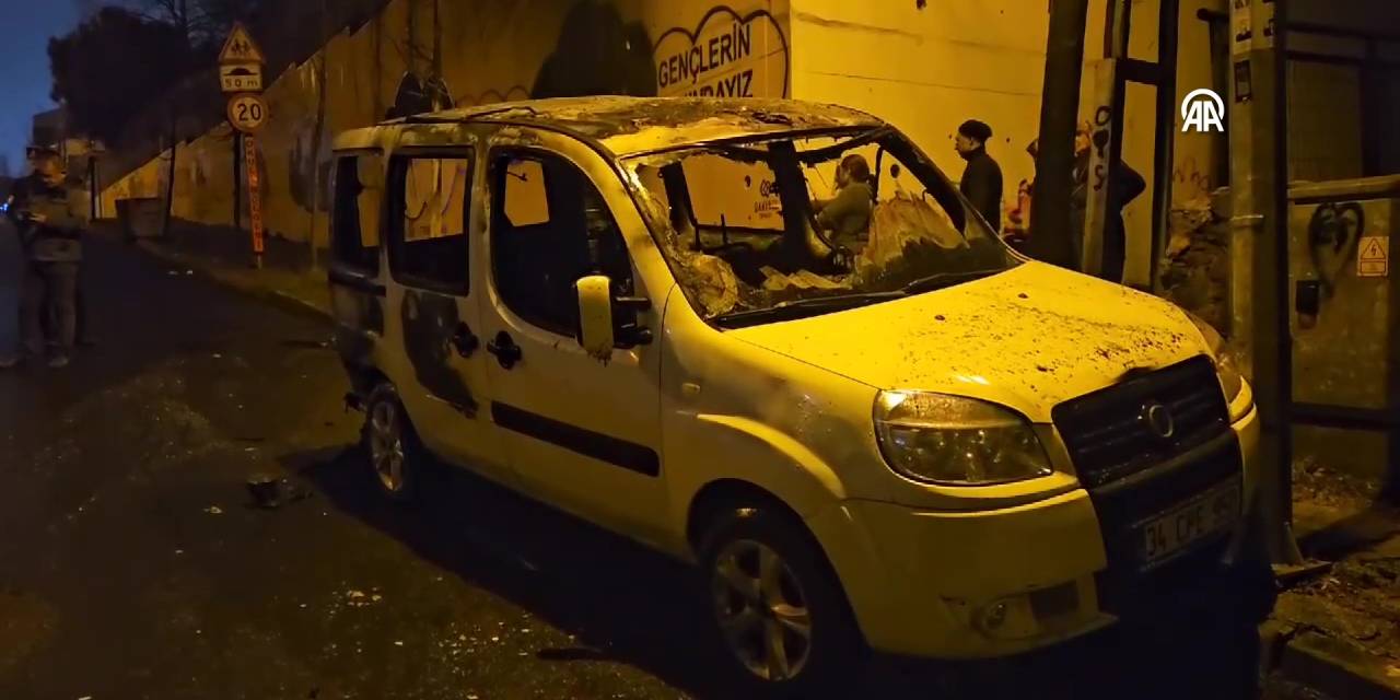 Eyüpsultan’da park halindeki araç kendiliğinden yandı
