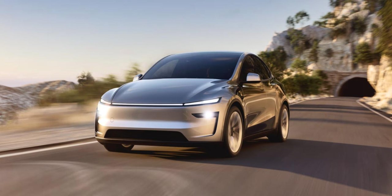 Tesla satışları %63’e kadar düştü: Sebebi Nazi selamları mı? Tesla satışları %63’e kadar düştü: Sebebi Nazi selamları mı?